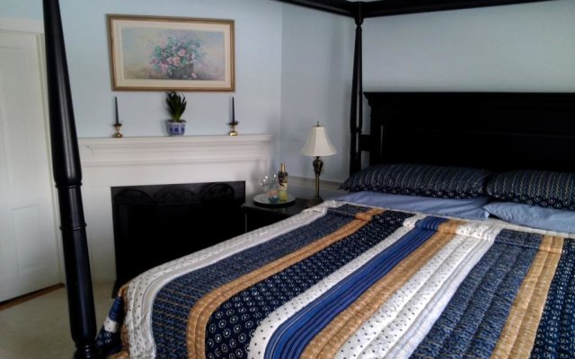 The 1810 Juliand House Bed & Breakfast