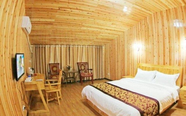 Shunan Bamboo Sea Qinglong Lake Holiday Hotel