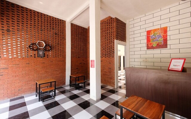 Mie Lombok by RedDoorz