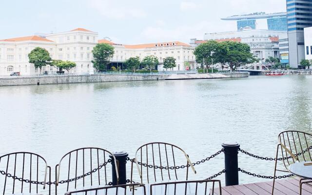 MET A Space Pod @ Boat Quay