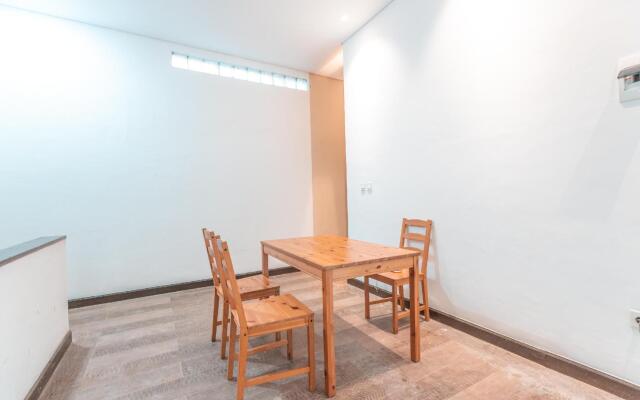 OYO Life 2658 Kost Rasyamada