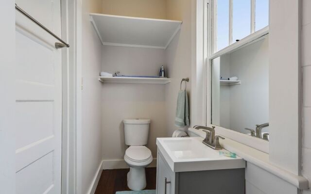 Freret Apartments near Street Car & Tulane