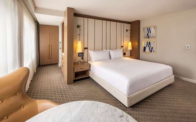 The Statler Dallas Curio Collection By Hilton