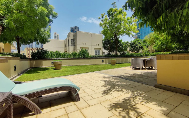 HiGuests - The Residences Tower 8
