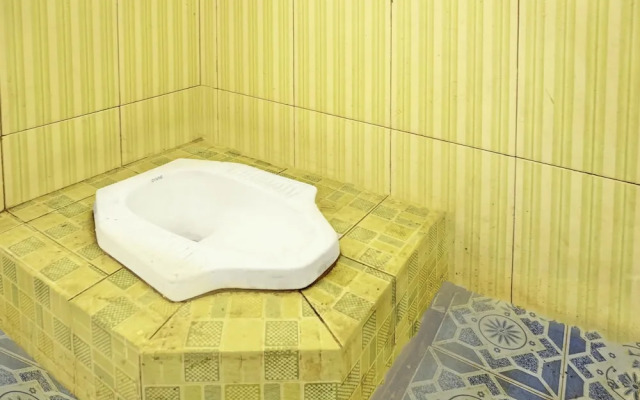 OYO Life  92936 Kost Teteh Erni Karawang