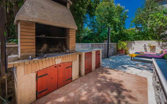 Apartment Ivona With Teracce