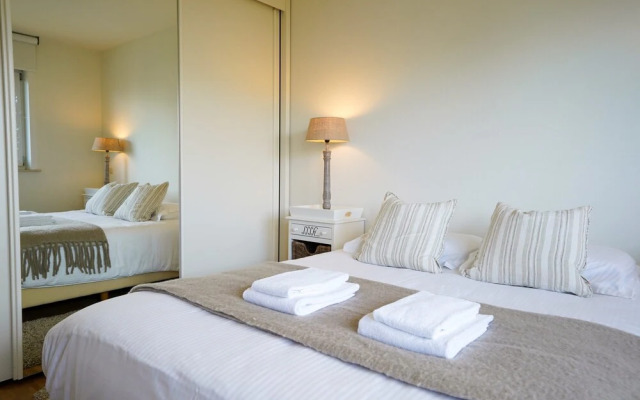 Spacious Apartment With Sea Views