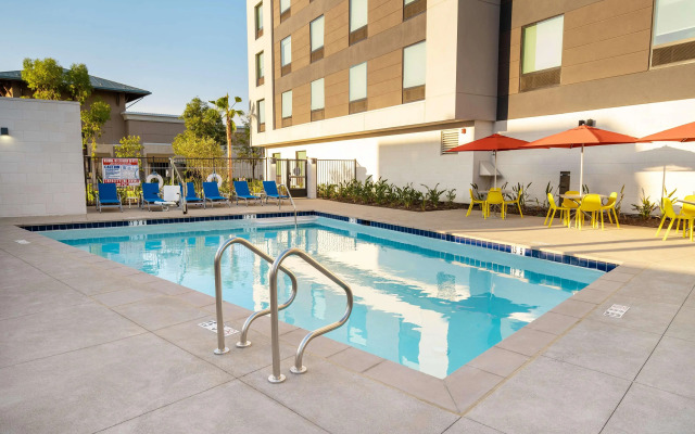 Home2 Suites by Hilton Corona