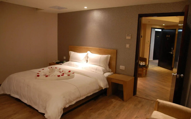 Insail Hotels (Guangyuanxincun Jingtai Pedestrian Street Guangzhou)