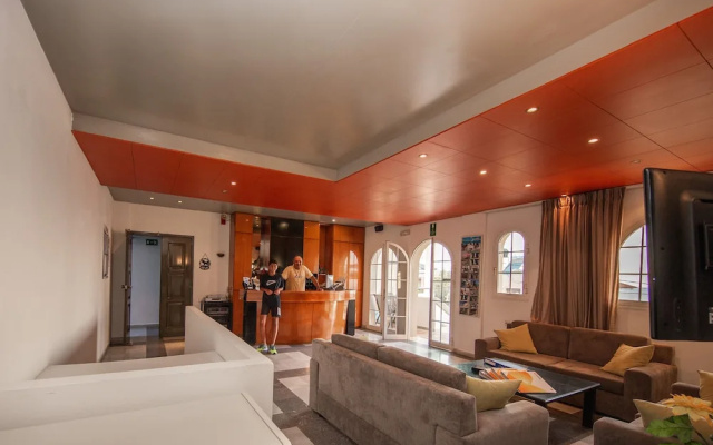 Manias Hotel Apartments