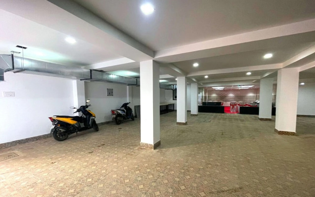 K11 Express - Opp Express Avenue