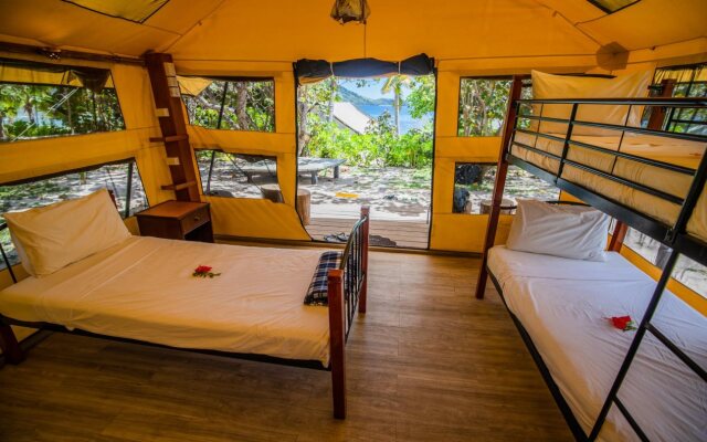 Barefoot Kuata Island Resort - Hostel