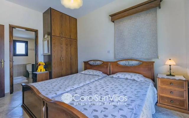 Away-from-it-all, Exceptional Sea Views Sleeps 10
