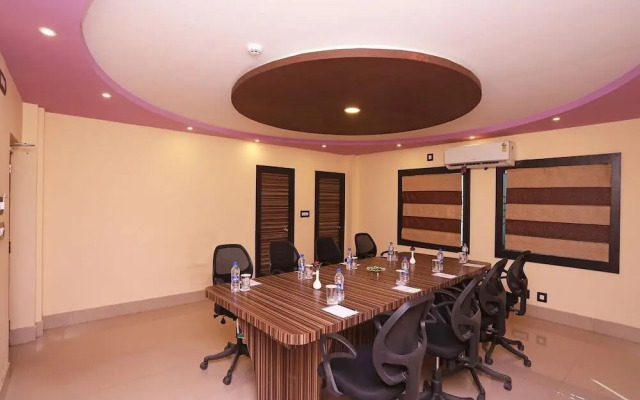 The Dolphin Palace By OYO Rooms