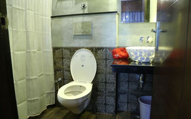 OYO 555 Hotel Mourya