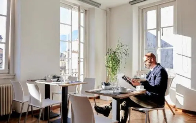 Lainez Rooms & Suites