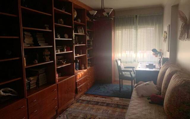 Apartment With 3 Bedrooms in Amadora