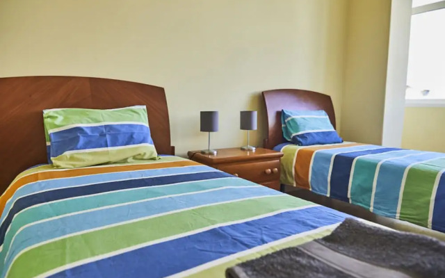 2 Bedroom Apartment Sol de Linda-a-Velha
