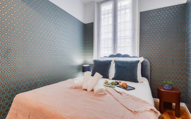 Amazing 10bed in the heart of le marais and suprises...