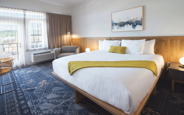 SaltLine Hotel