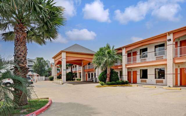 Super 8 by Wyndham Galveston