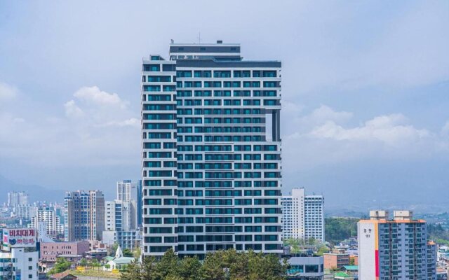 Sokcho I Park Suite Hotel and Residence