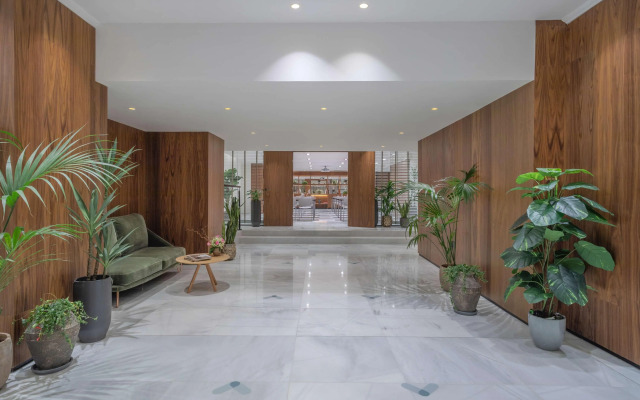 Melia White House Apartments