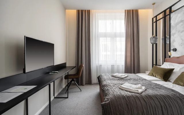 Astoria Boutique Suites - by BQA