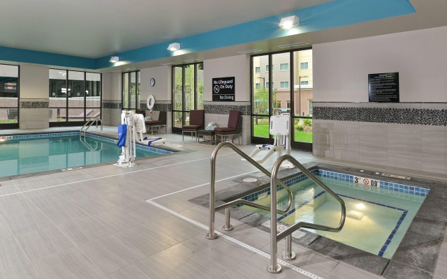 Hampton Inn & Suites Des Moines Downtown