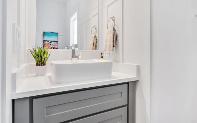 Isle of Dogs 205 Fiv-b