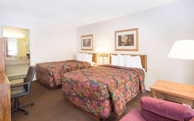 Days Inn Dubuque