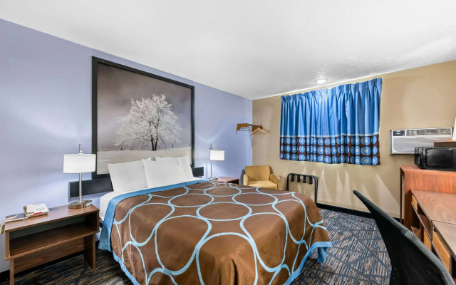 Super 8 by Wyndham Council Bluffs IA Omaha NE Area