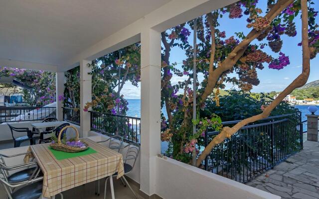 Nikola - 5 m From Beach - AB