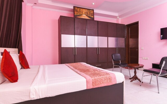 OYO 8534 Paradise Inn DEL728