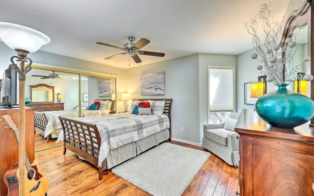 Waterfront Hot Springs Condo: Pool, Hot Tub Access