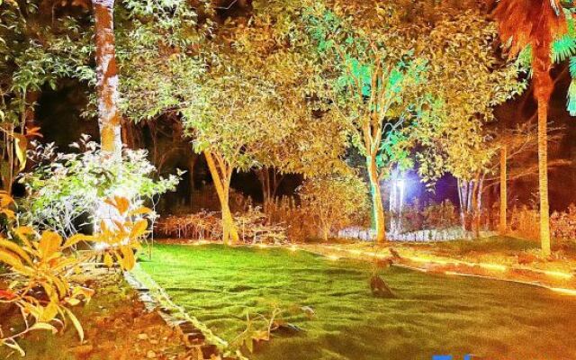 Weary people go back home