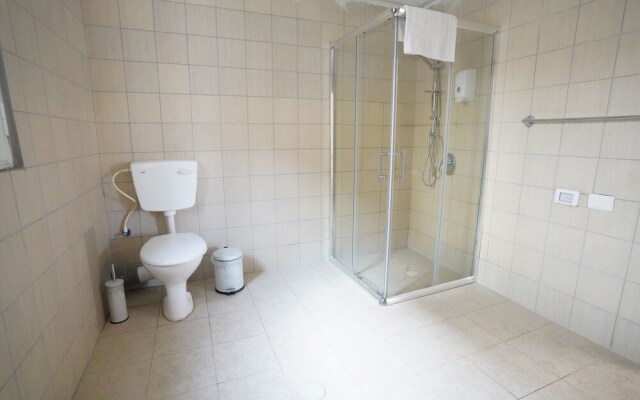 YalaRent Afarsemon APT complex with pool - For Families & Couples
