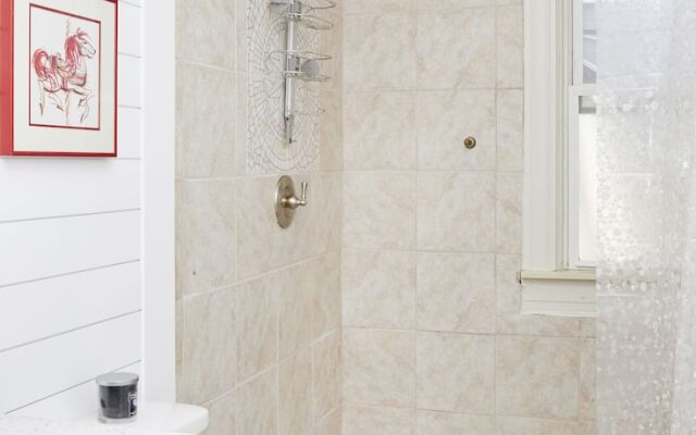 Heart of Highlands! 3BR Loft!