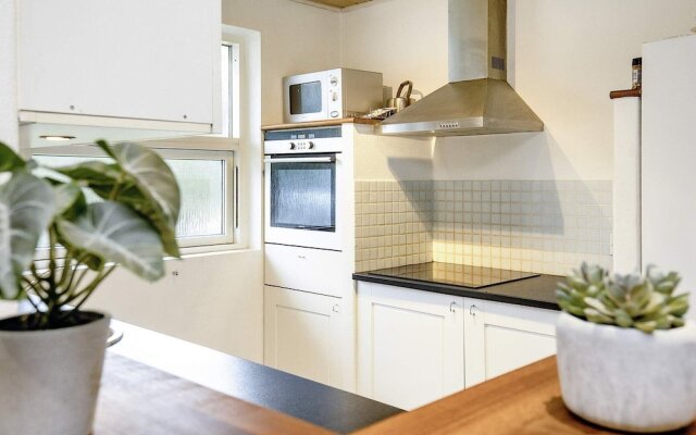10 Person Holiday Home in Vaeggerlose