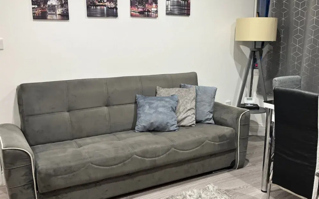 Sleek, Sleeps 6 Sunset Views, Family Friendly