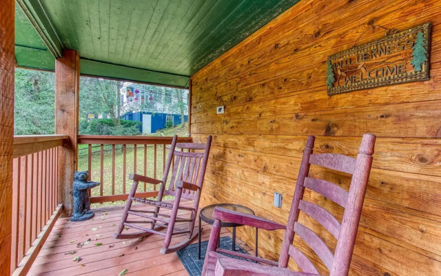 Cozy Creek Cabin