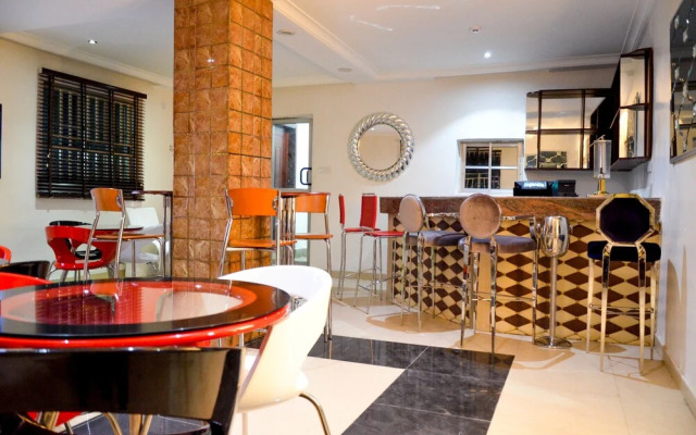 Crystal House International Hotel