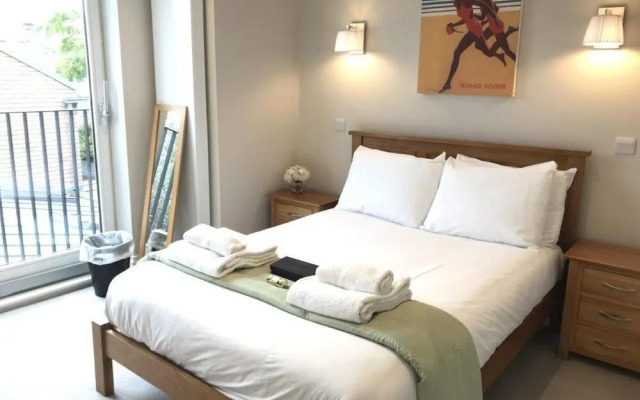 Signet Apartments - Carlyle House