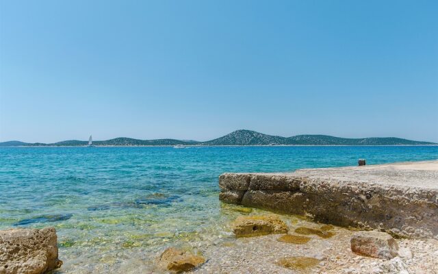 House Stone House Island Prvic