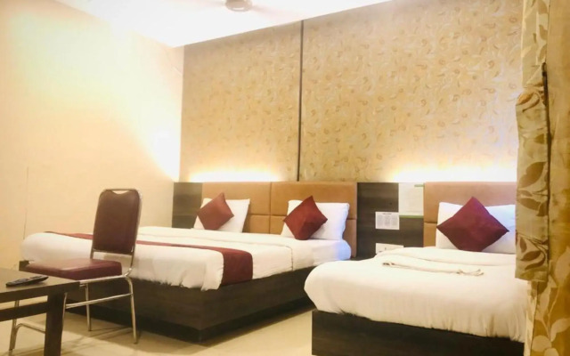 Hotel Sharada International