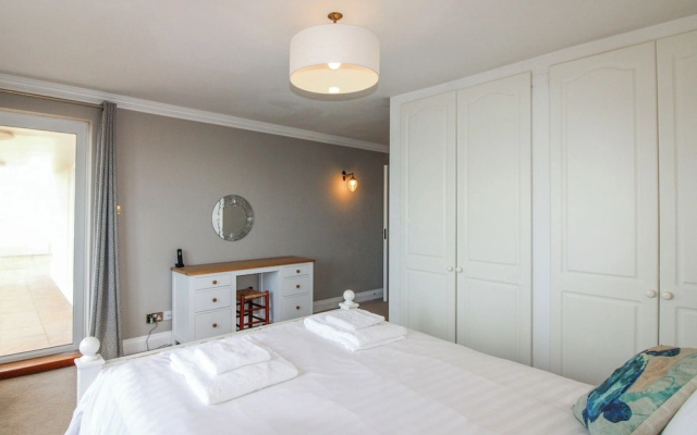7 Thurlestone Rock
