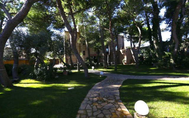 Host & Vinum - Le Clos des Pins