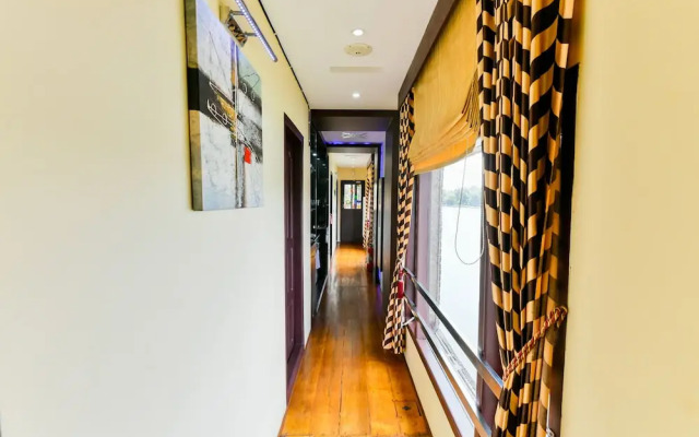 Oyo 22118 Houseboat Swan 2 Bhk Private