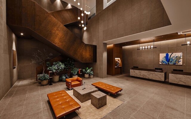 Shift Door Residence Hari