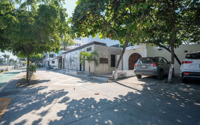 Playa Azul Apt with Sea views & Pool